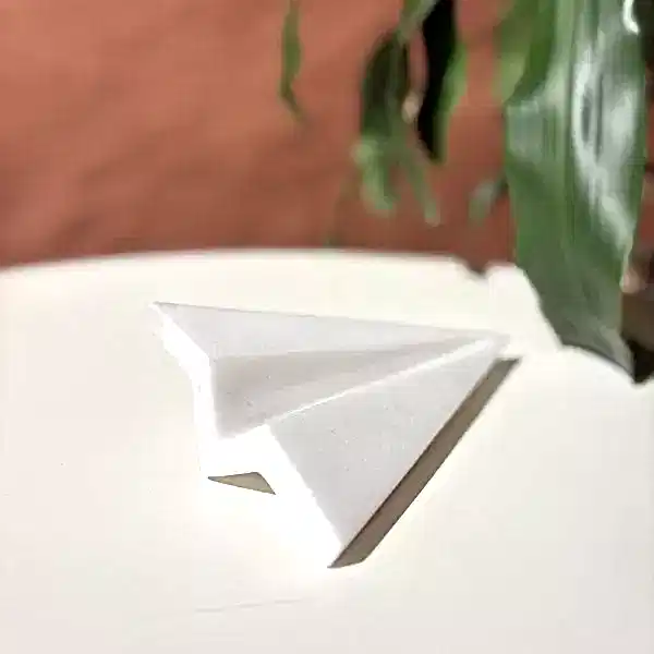 Beyaz Mermer Kağıt Uçak