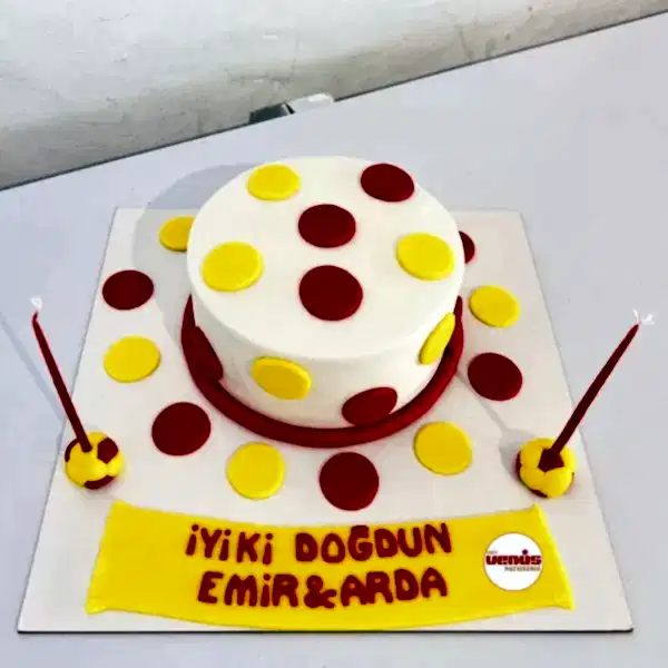 Sarı Kırmızı Puantiye