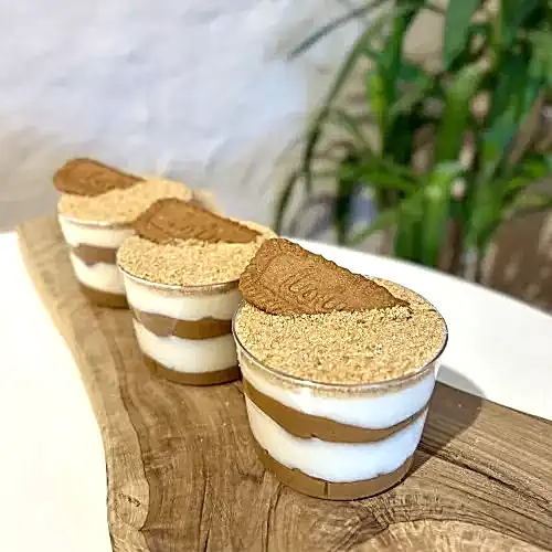 Lotus bisküvili muhallebi;  &nbsp;Lotus’un eşsiz karamelize lezzetiyle zenginleşen harika bir tatlıdır.